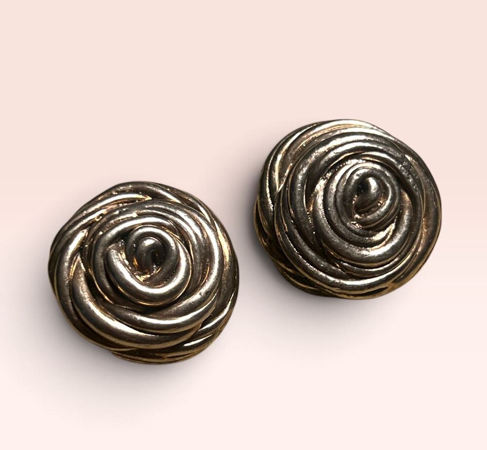 Vintage Nolan Miller Silver Tone Rose Swirl Clip-On Earrings – Textured Knot